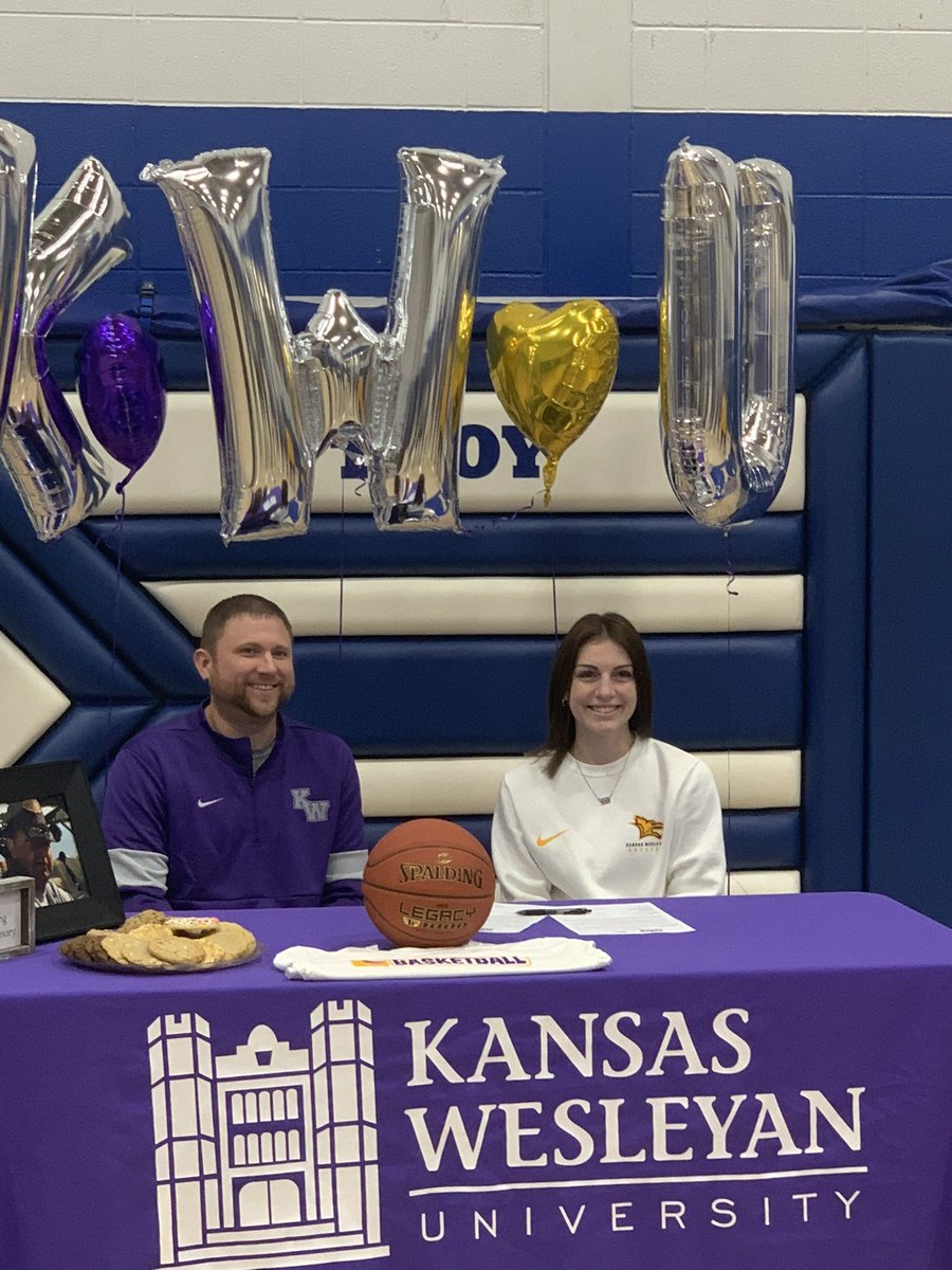 Congratulations to Troy High School Senior Jaya Pierce for signing with Kansas Wesleyan University 🏀💙#youmakeusproud