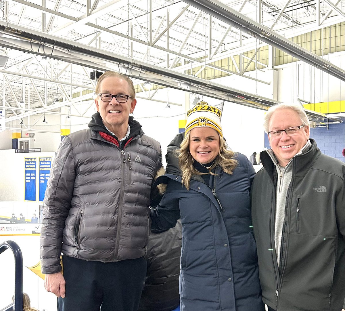 FabFiveHockeyFansMN tweet media