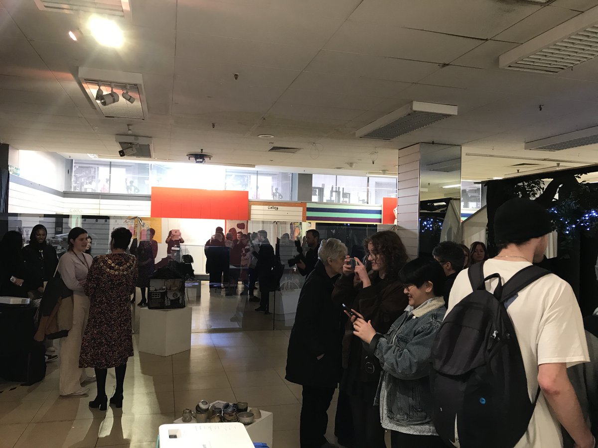 BMetC's tweet photo. We're so proud of our #art students who are having their work displayed at "The #MentalHealth and #YoungPeople #exhibition", at @directartaction. 
Our #creative learners have been working with @Mayor_RoyalSC, for their industrial placement. Today was the launch! @RoyalSutColTC https://t.co/0n1kvmnoQt