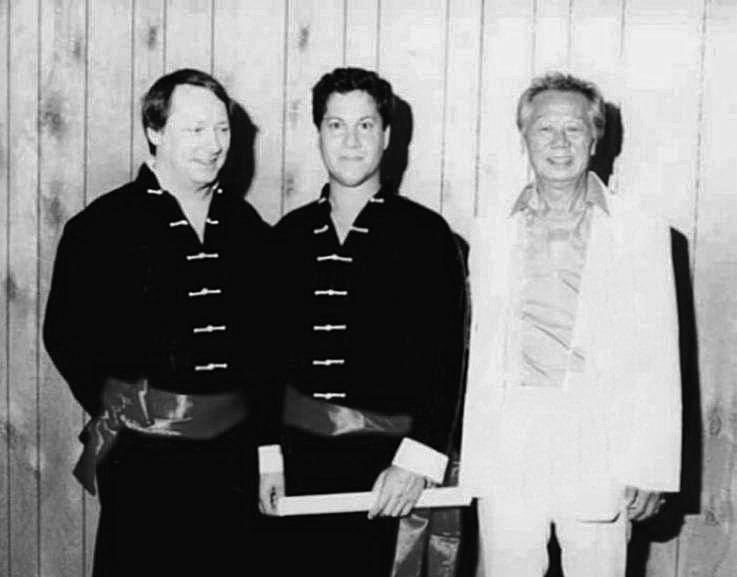RhondasKFSS's tweet photo. Old photo of Jimmy H. Woo and students. #KungFuSanSoo #KungFu #SanSooKungFu https://t.co/6kxdwnZsGm