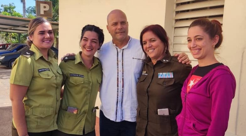 GHNordelo5's tweet photo. Encuentro con jóvenes combatientes del @minint_cuba #YoVotoXTodos #Cuba #CDRCuba https://t.co/5NSxBcASRy