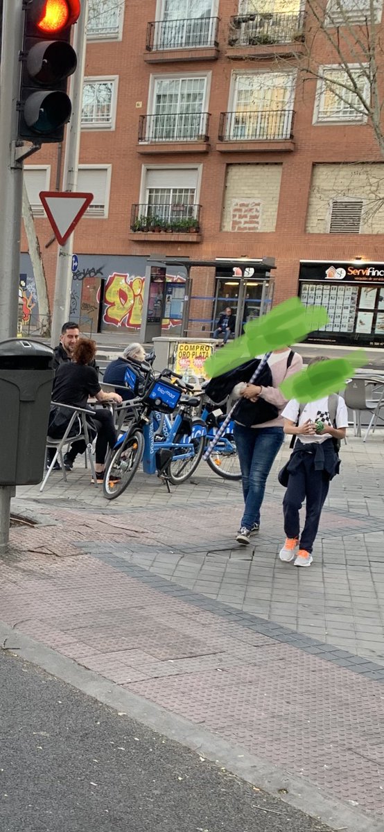 mikekeysound's tweet photo. @BicimadL Esto es bicimad ahora, me tomo algo con “mi”bici por si me la llevan. https://t.co/DbtCT0sTaf