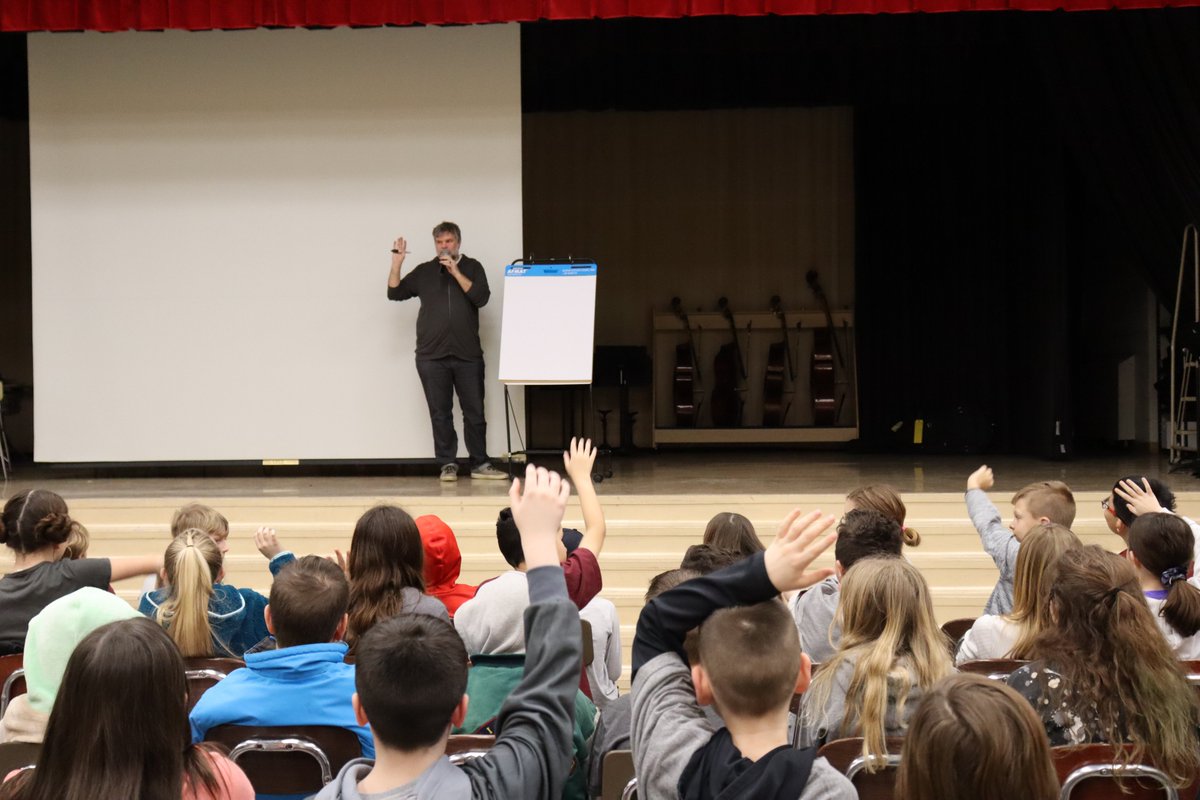 Such a fun day with author @jeffreybrownrq at Ellicott!📚⭐
