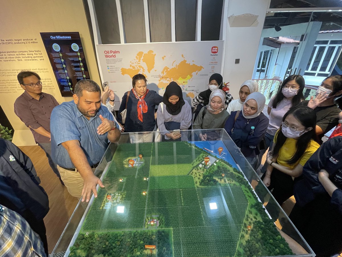 IChemEPOPSIG's tweet photo. 20 MAR 2023 | SDP Palm Oil Experience Centre: 30 UPM participants visited the SDP Centre of Sustainability @SDPlantation  in Carey Island via POPSIG-MPOC Roadshow programme.

Proudly acknowledge @mpocHQ sponsorship.

#POPSIG #MPOC #palmoil #mspo https://t.co/UuVTqmonH2