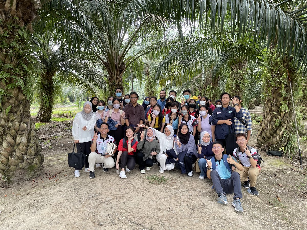 IChemEPOPSIG's tweet photo. 20 MAR 2023 | SDP Palm Oil Experience Centre: 30 UPM participants visited the SDP Centre of Sustainability @SDPlantation  in Carey Island via POPSIG-MPOC Roadshow programme.

Proudly acknowledge @mpocHQ sponsorship.

#POPSIG #MPOC #palmoil #mspo https://t.co/UuVTqmonH2
