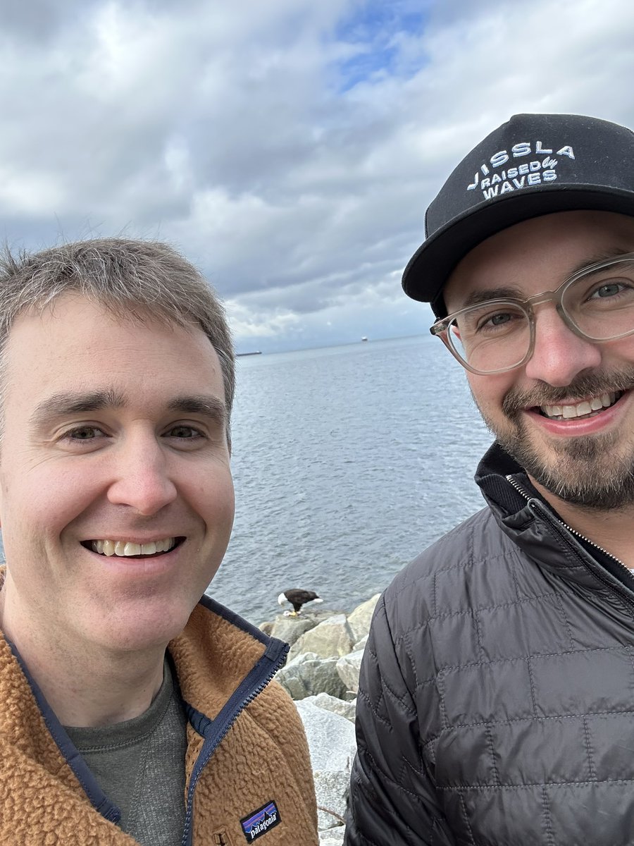 tommyhump's tweet image. 10 yrs ago we’d cry in our beers @cactusclubcafe wondering how we were ever going to make it

Now he’s founder and ceo of $420M market cap company 

An eagle 🦅 stopped in to say hi to @KonnertM and I on the seawall today 

#soarwitheagles $VZLA.V