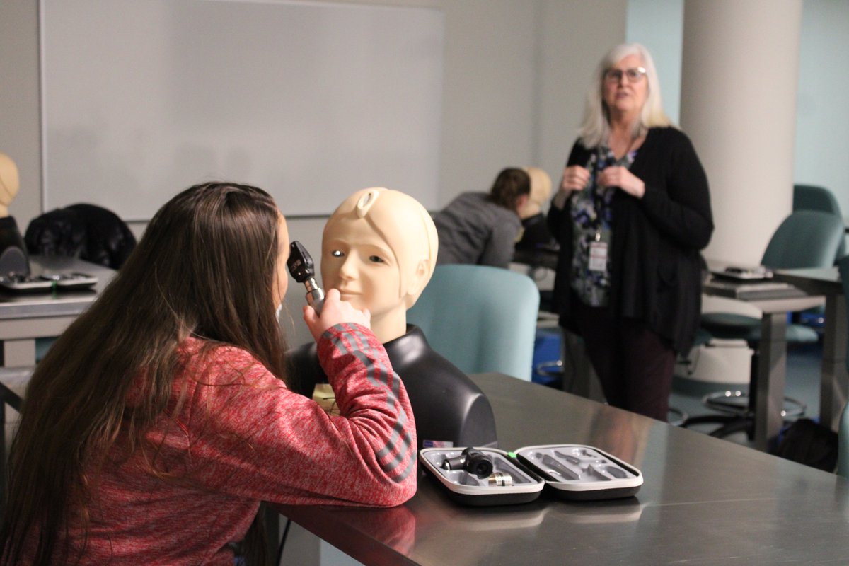UNMC_neurology's tweet photo. Today's neurology didactics included hands on neuro-ophthalmology training with iExcel (a transformative model for health care education with simulation &amp; visualization technologies, headquartered at UNMC inside of the Davis Global Center). @NeurologyUNMC  @UNMC_iEXCEL https://t.co/e9PKdPRL0H