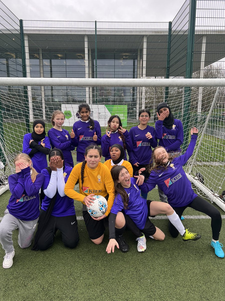 Super proud of our year 9 girls who have been crowned Brent champions! Well done to all the girls! 

Final: Ark Elvin 3-0 CCA

POTM: AWO ⚽️⚽️⚽️