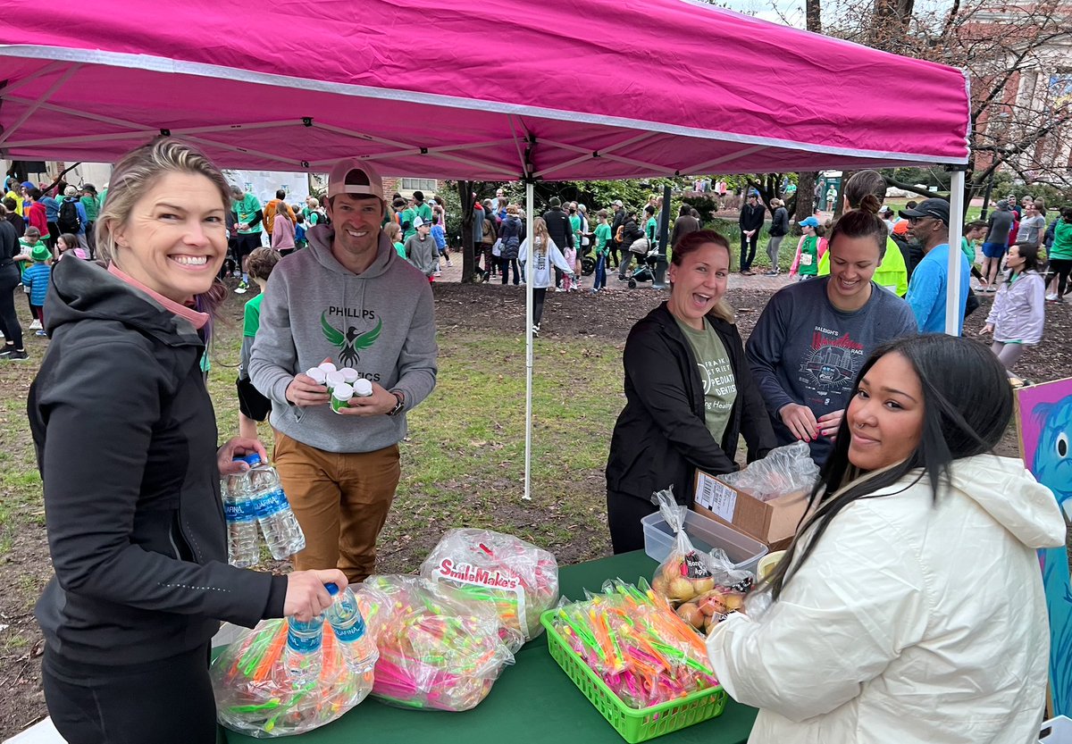 CHC_PSF's tweet photo. Thank you to our Partners in Education that brought their support, smiles and goodies to the #5kforEducation. Your support of our schools & teachers in CHCCS is amazing. Thank you! https://t.co/6wvPh4Gdbt