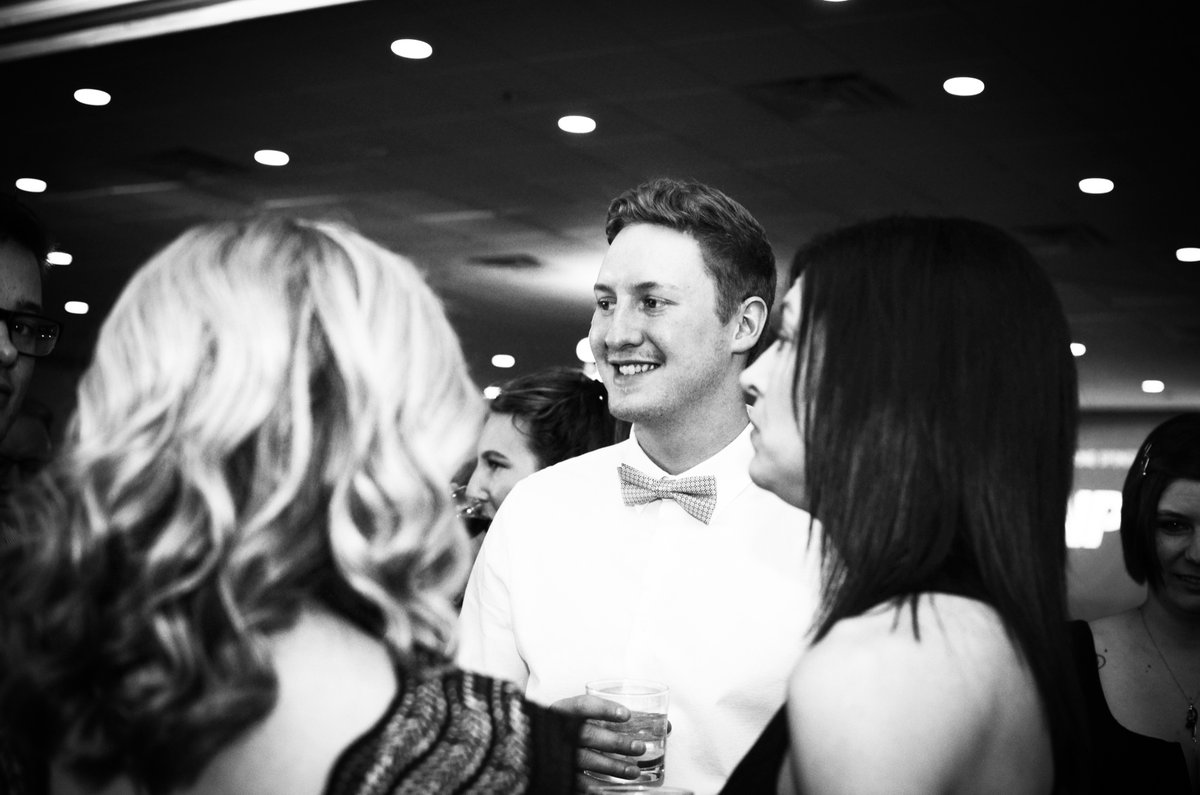 YouthOne_'s tweet photo. 2 days until the big event! 🤩 #Y1BlackTie2023 . Here are a few important times to remember.  See you soon

Loc : Sandman Signature

📸 5:30 - Apps and Red Carpet
🥗 6:30 - Program/Dinner/ Live Stream
🎸 9:00 - Live Music ( Eric Braun + Bamboo Guppies )

https://t.co/SuTgmzabmV https://t.co/jQDmLg47Wf