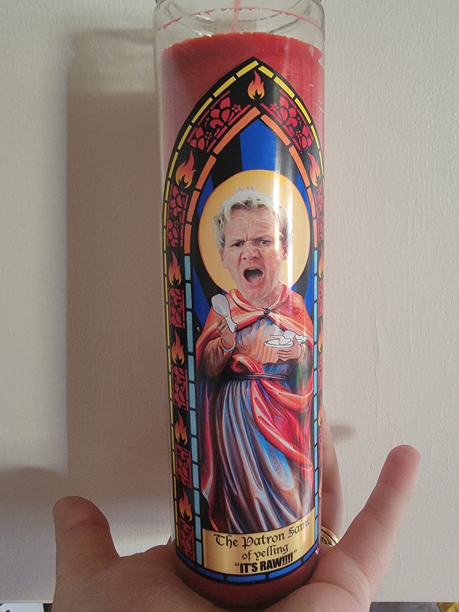 LadyMask007's tweet photo. Everytime I'm about to make a steak now I'm going to light this and pray to @GordonRamsay that it doesn't turn out raw. Best birthday gift ever. https://t.co/TSyXxCIiLT