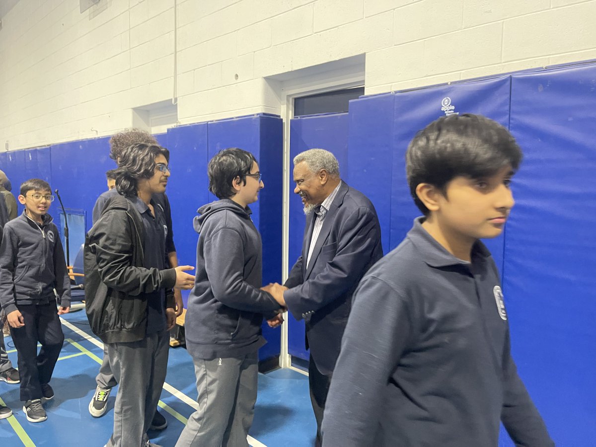 isnaelementary's tweet photo. Our beloved Sheikh Abdulla Idris stopped by our school yesterday for some amazing #storytelling and #isnaelementary #history , capped by a motivational speech to our #students before the start of #Ramadan and a stop at each class!
#legend #Motivation #Ramadan #ramadan20233 #IES https://t.co/syC5ypU07d