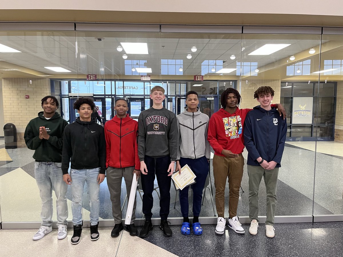 DCHShawksbball's tweet photo. Last night we got to say thank you to all those that had an influence on our 2022-23 Hawks Program, and recognize these seniors. We appreciate all of the support, and all that these young people brought to our program! #RunAsOne https://t.co/BLGGomoH6N