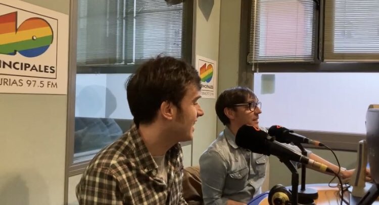 PlasticSoulEsp's tweet photo. Seguimos ronda de presentaciones de A TRICK FROM THE EMPTINESS TO THE ILLUSION esta vez con Alberto Toyos en el programa El Escáner de @los40classic_as 🎙✌🏻
.
➡️Sábado 25 a las 22:00h
.
#PlasticSoul #Asturias #Los40 #Oviedo #Gijon #Musica #Album #Rock #Pop https://t.co/jrJMuKYyfI
