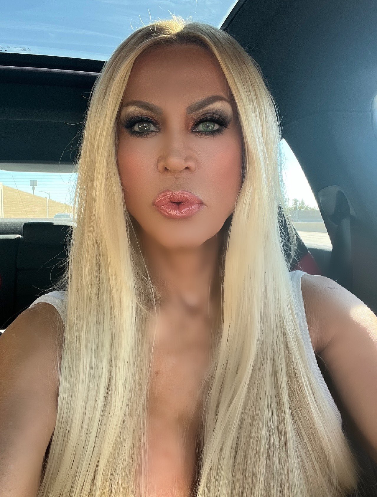TW Pornstars Amber Lynn ®. Twitter. In the end great hearts conquer