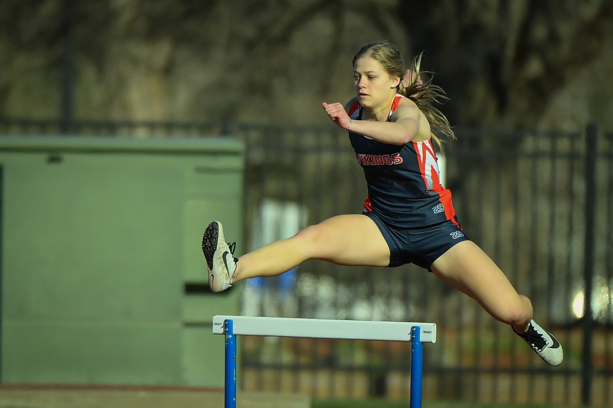 TopsportsN's tweet photo. . @TopsportsN 2023 Shawnee County girls track and field athletes to watch. @HaydenHigh @SeamanSchools @SeamanAthletics @SHHSThunderbird @TWHSTrack @WRHS_AD @RossvilleDawgs @SilverLakeEagle ...
https://t.co/vPxDsPPR4v… https://t.co/Bd0rN75pj0