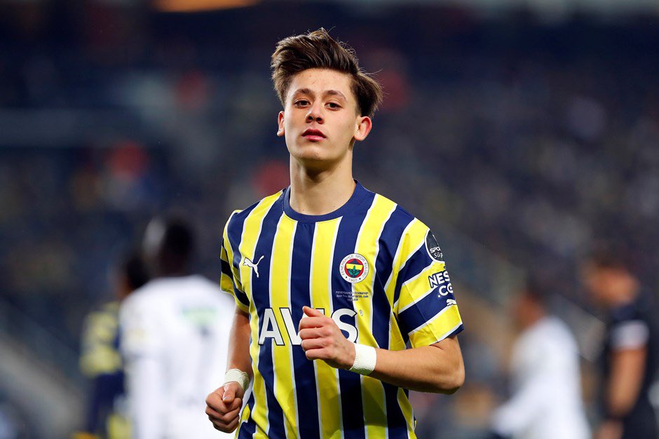 Newcastle officials ‘meet with agent and family’ of 18-year super kid to secure summer bargain
