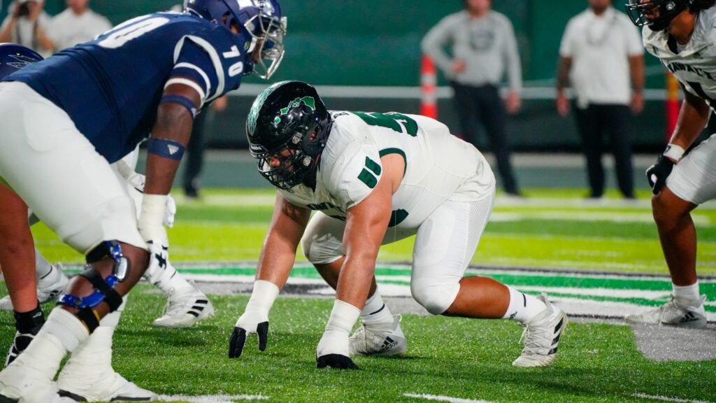 3DownNation's tweet photo. Hawaii DT Blessman Ta’ala, British DE Max Parkinson win bench press at 2023 CFL Combine

https://t.co/jXX6o5LBPc

#CFL #CFLDraft #CFLCombine #CFLGlobal #BRADDAHHOOD https://t.co/4QM2pC0BVB