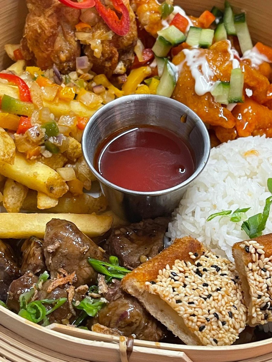 WowYauChow's tweet image. #ChineseComfortFood to #Eatin #Collection #Delivery - hit the link to reserve your table or to place your order online for #Altrincham #Swinton linktr.ee/wowyauchow
#WowYauChow #ChineseComfortFood #NotYourStandardChinese 
#ChineseFood #ComfortFood #VeganChineseFood #VeganFood