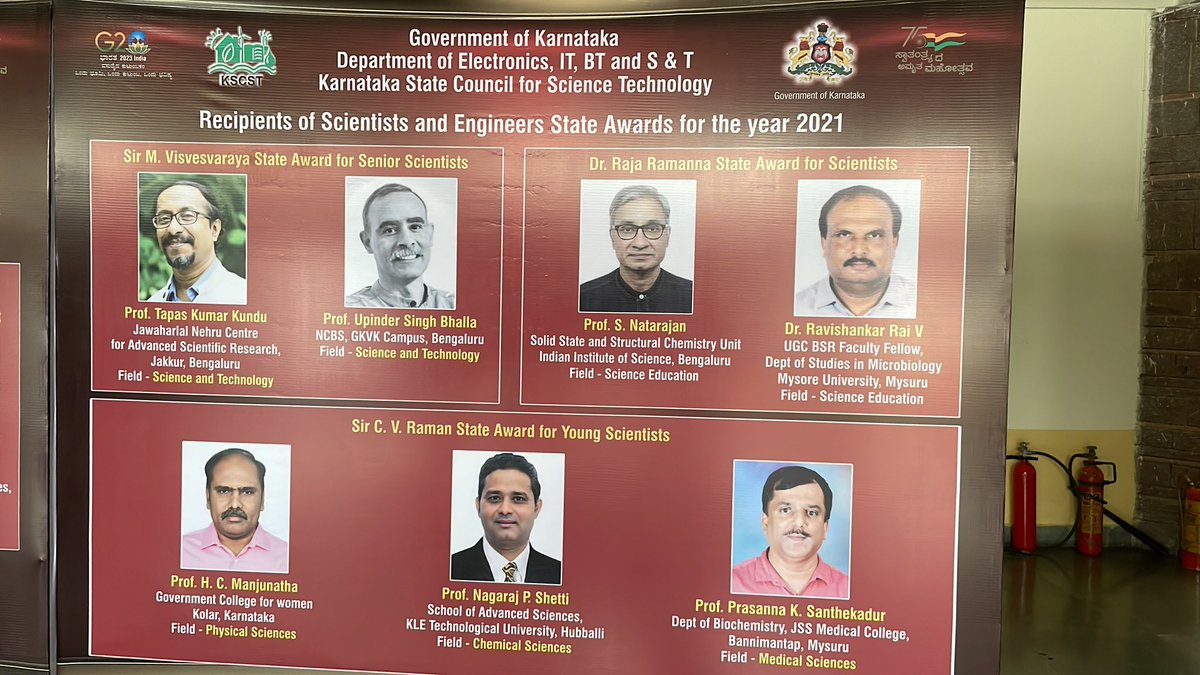 sivalgprs's tweet photo. 🎉 Our Prof. S. NATARAJAN, @sscu_iisc has been honored with the prestigious "Dr. Raja Ramanna award for Science and Education for the year 2021" at the #KSCST awards ceremony held at @iiscbangalore 👨🔬📚 👏👏
#IIScBangalore #Science #Education #inspiration https://t.co/vNm8Iw9Pi7