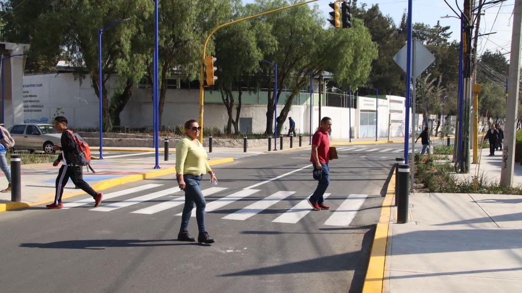 KarlaFiesco's tweet photo. Fueron inauguradas las obras de nuestro programa #Re_CreandoCalles, el cual fue acompañado por la iniciativa ReActivaMx a través de @bikencity y el apoyo de @UKinMexico en el cruce de la avenida Jiménez Cantú - Teotihuacán. https://t.co/twwFGMcMb5