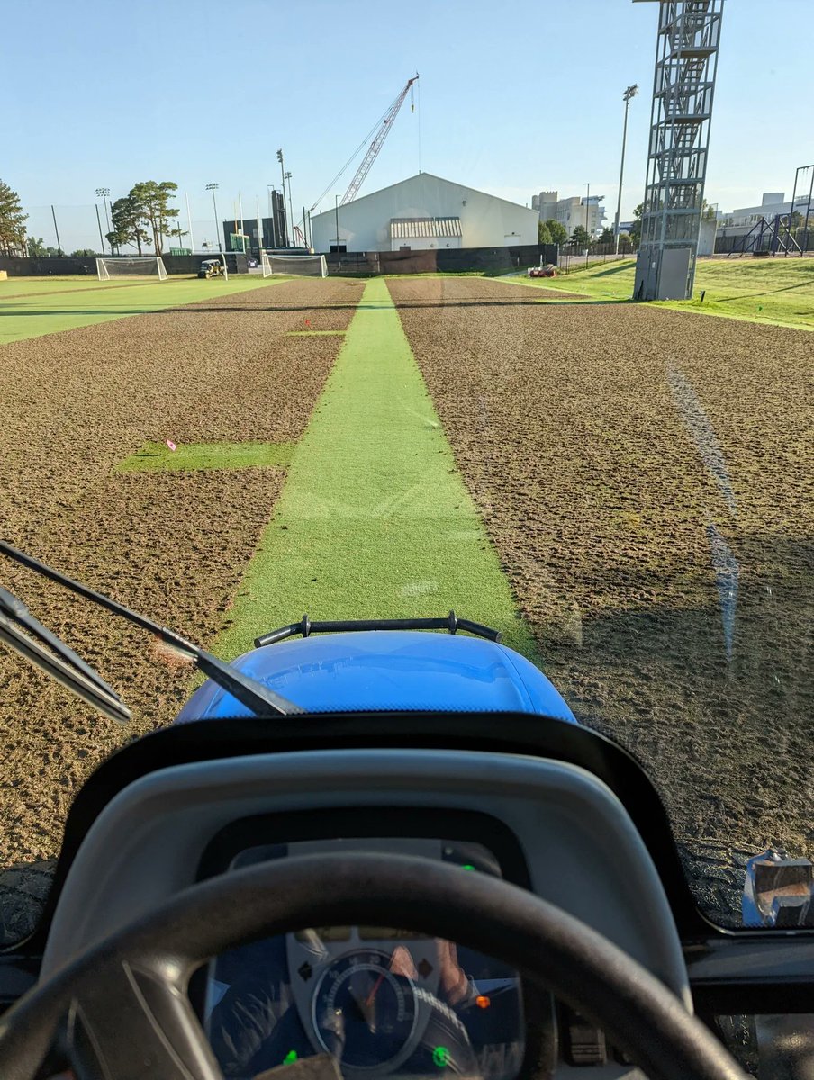 ModernAg_PS's tweet photo. 📸  MODERNAG PHOTO CONTEST
Sports turf aerification: keepin' it tight and straight with @TrimbleAgriculture GFX-750 with NAV-900 running Autopilot Motor Drive, purchased from ModernAg. Works great in low speed applications. #modernagcontest
📸  Photo Credit: @GerberGrass https://t.co/PGTpB79a73