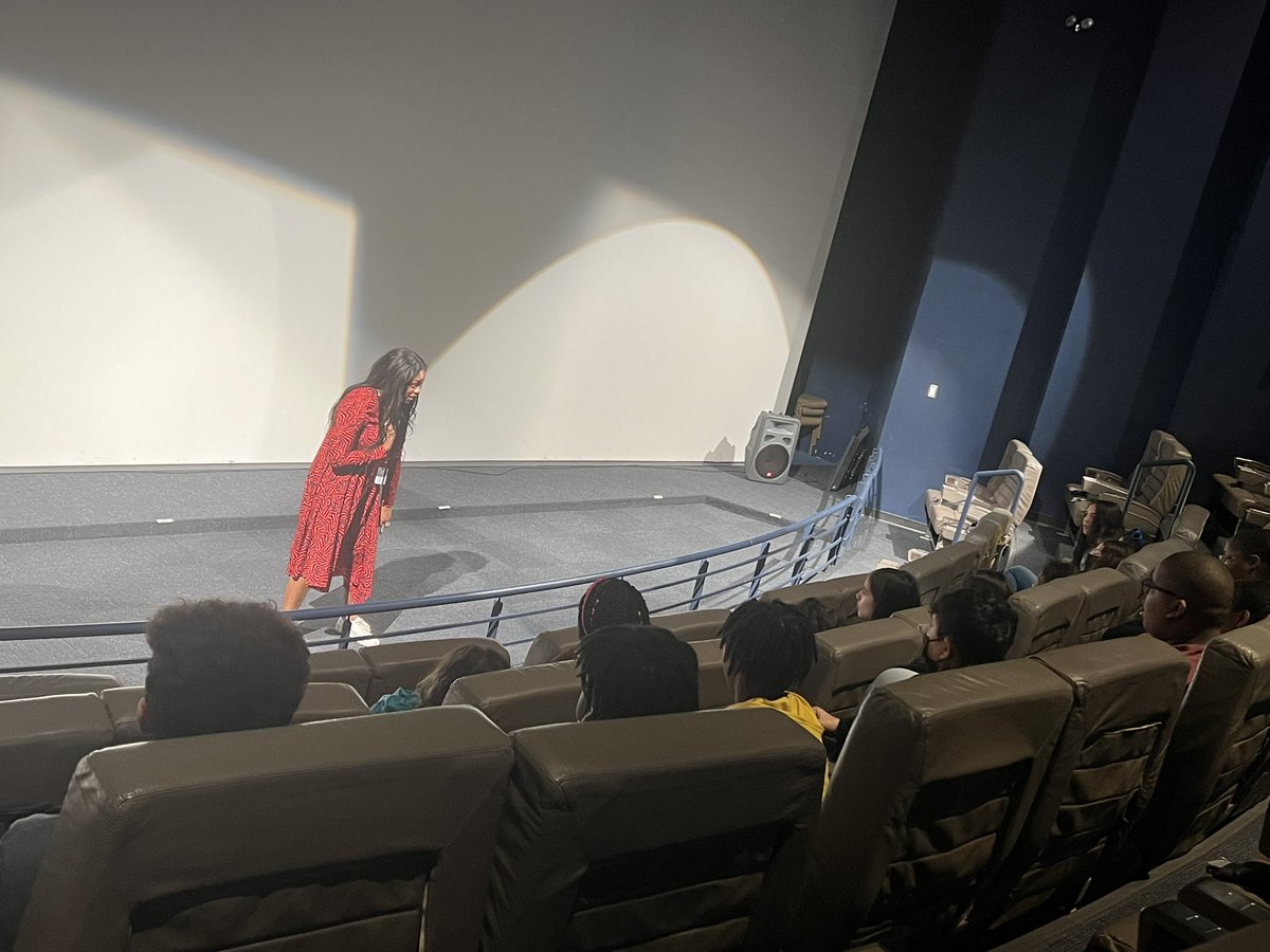 TreecaC's tweet image. KMS GEAR UP students explored the world of aviation at the C.R. Smith Museum. Students got to participate in hands on flight simulations testing out their own skills! @KennemerMS @KmsSteam @DuncanvilleISD @R10_GEARUP @Region10ESC