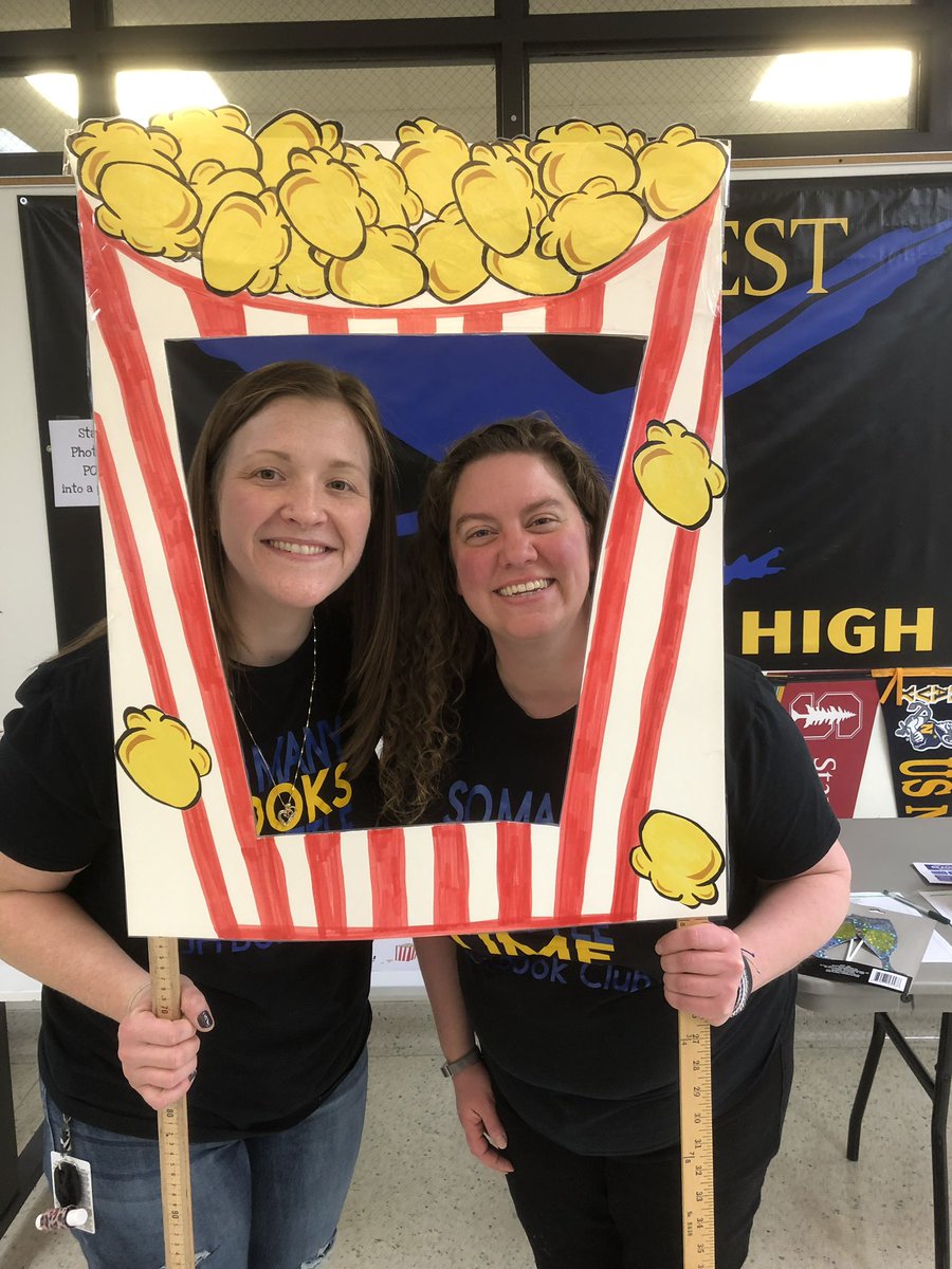Throwin’ it back to Parker’s Family Reading Night 2019! #tbt #pjhreads23 #D161Learns <a href="/MsRthereader/">Sarah R</a> <a href="/ParkerJrHigh/">Parker Junior High</a>