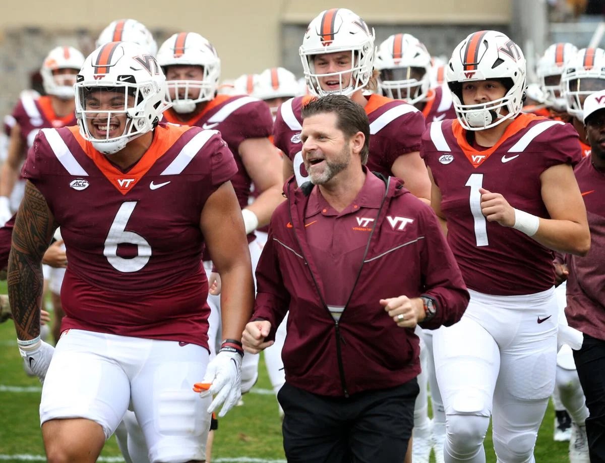 #AGTG After a great talk with <a href="/Crook_VT/">Ron Crook</a> I’m more than happy to announce an offer from <a href="/HokiesFB/">Virginia Tech Football</a> ! Thank you <a href="/CoachPryVT/">Brent Pry</a> <a href="/GridironImports/">Gridiron Imports Foundation</a> <a href="/ImmoOsterkamp/">Immo Osterkamp</a> @BrettJones58 @AlexanderNCS_FB @JonesVTFB @jfuga01 <a href="/JKuhler_34/">Jonathan Kuhler</a> <a href="/ajones_92/">Aaron Jones</a> <a href="/_HannesHammer/">Hannes Hammer</a> #ThisIsHome #GoHokies