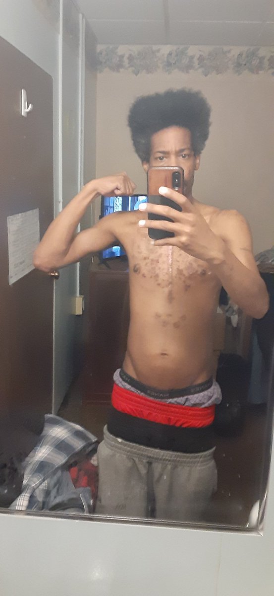 itstob420's tweet image. 9×9=81 im an 80s bby born n 81 #crackera