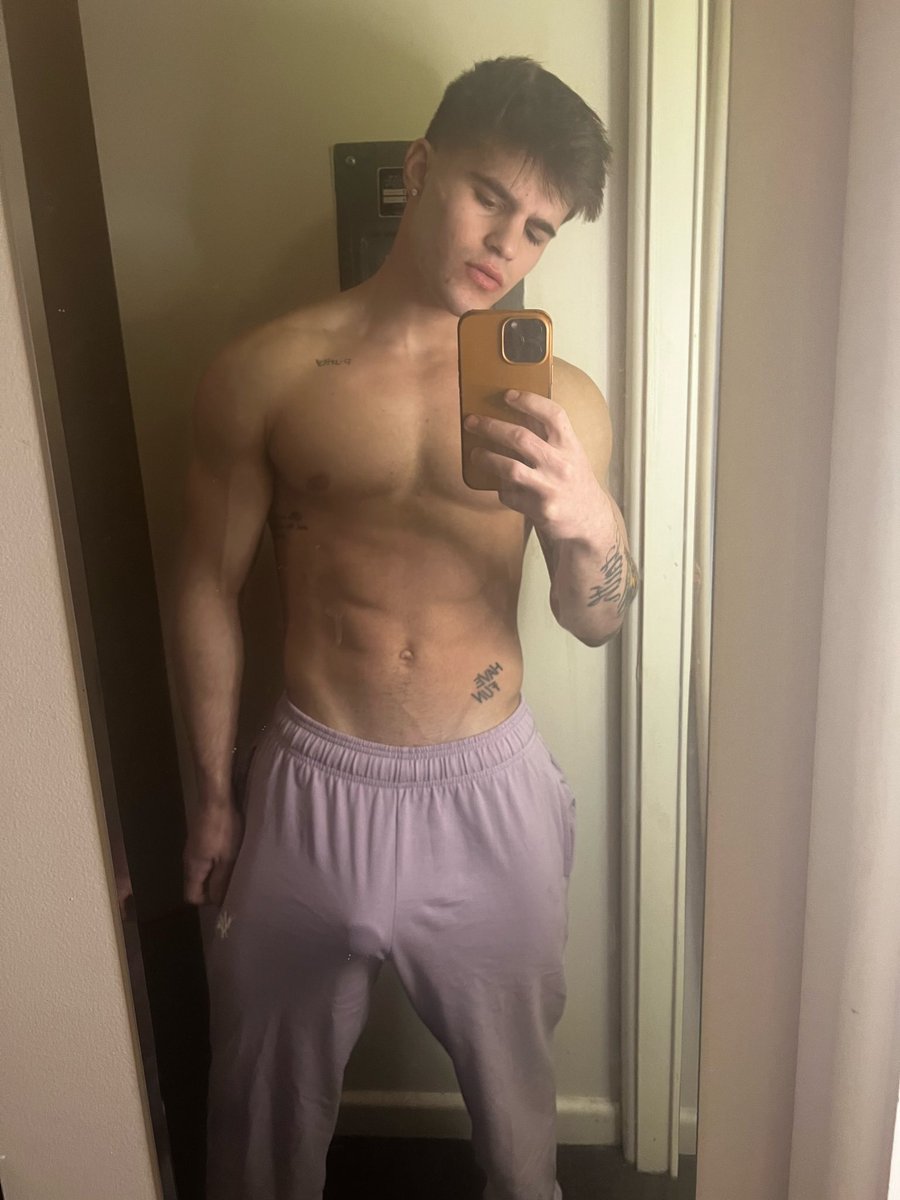 Brocklongmanof's tweet photo. RT when you see it 👀#fitness
https://t.co/9GnG0Hs8Ne https://t.co/dbZFB5K5DB