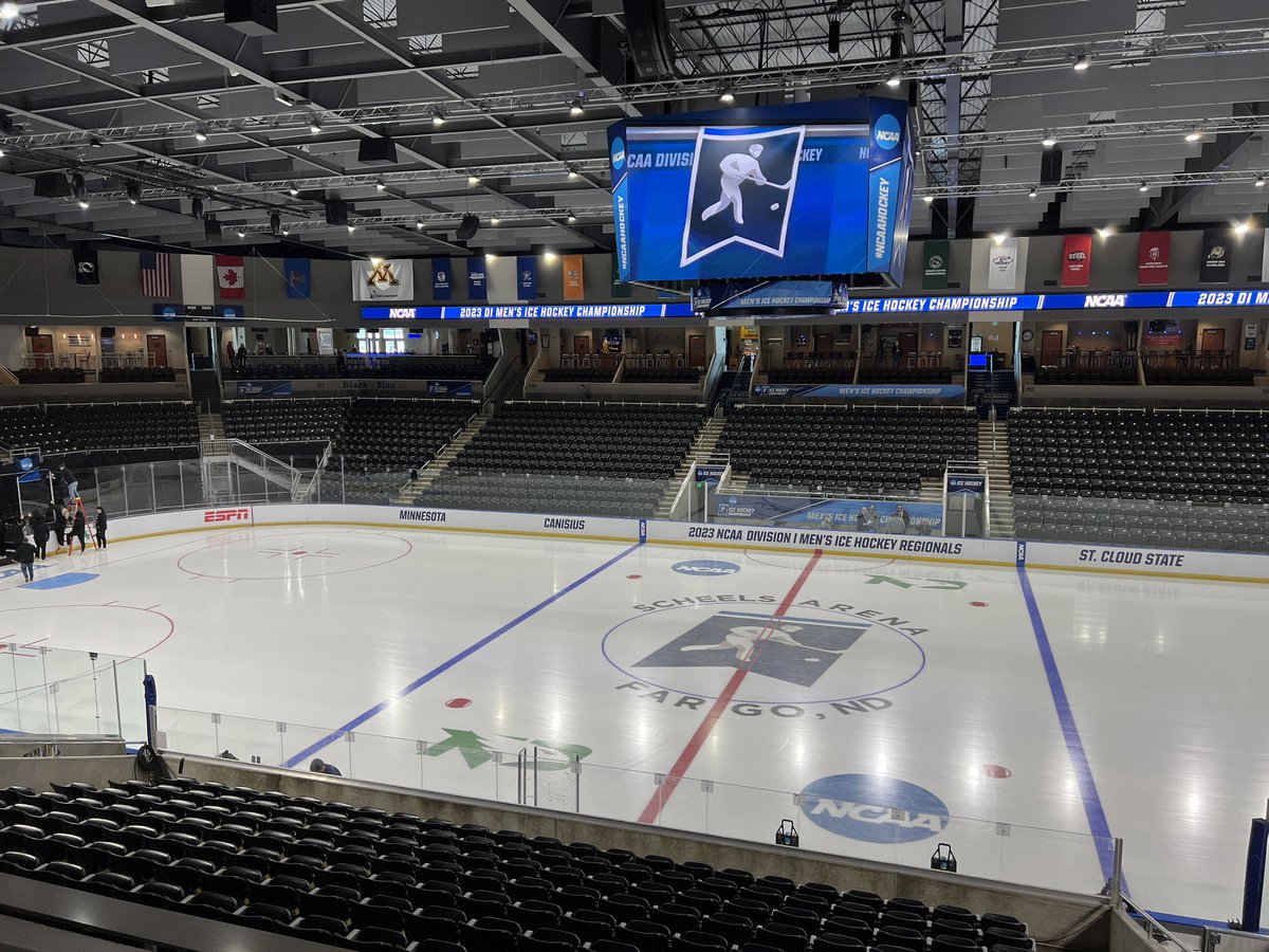 PCphoto's tweet photo. Time to get my hockey on. @MinnStMHockey https://t.co/qVxIUdi3QT
