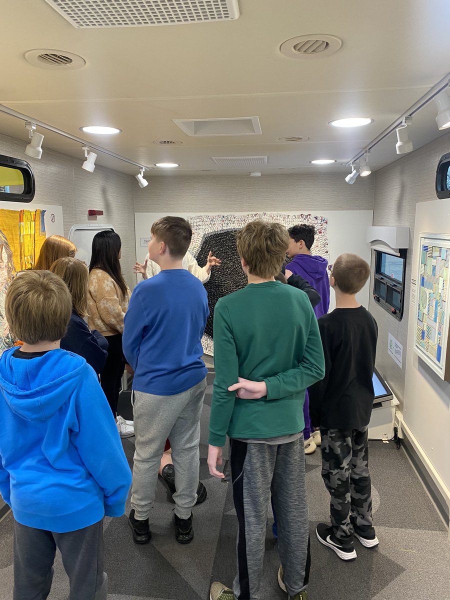 hannahbteacher's tweet photo. We had an awesome time with the VanGo Museum on Wheels today! @CentralManorPM https://t.co/Rgxfd7DSPw