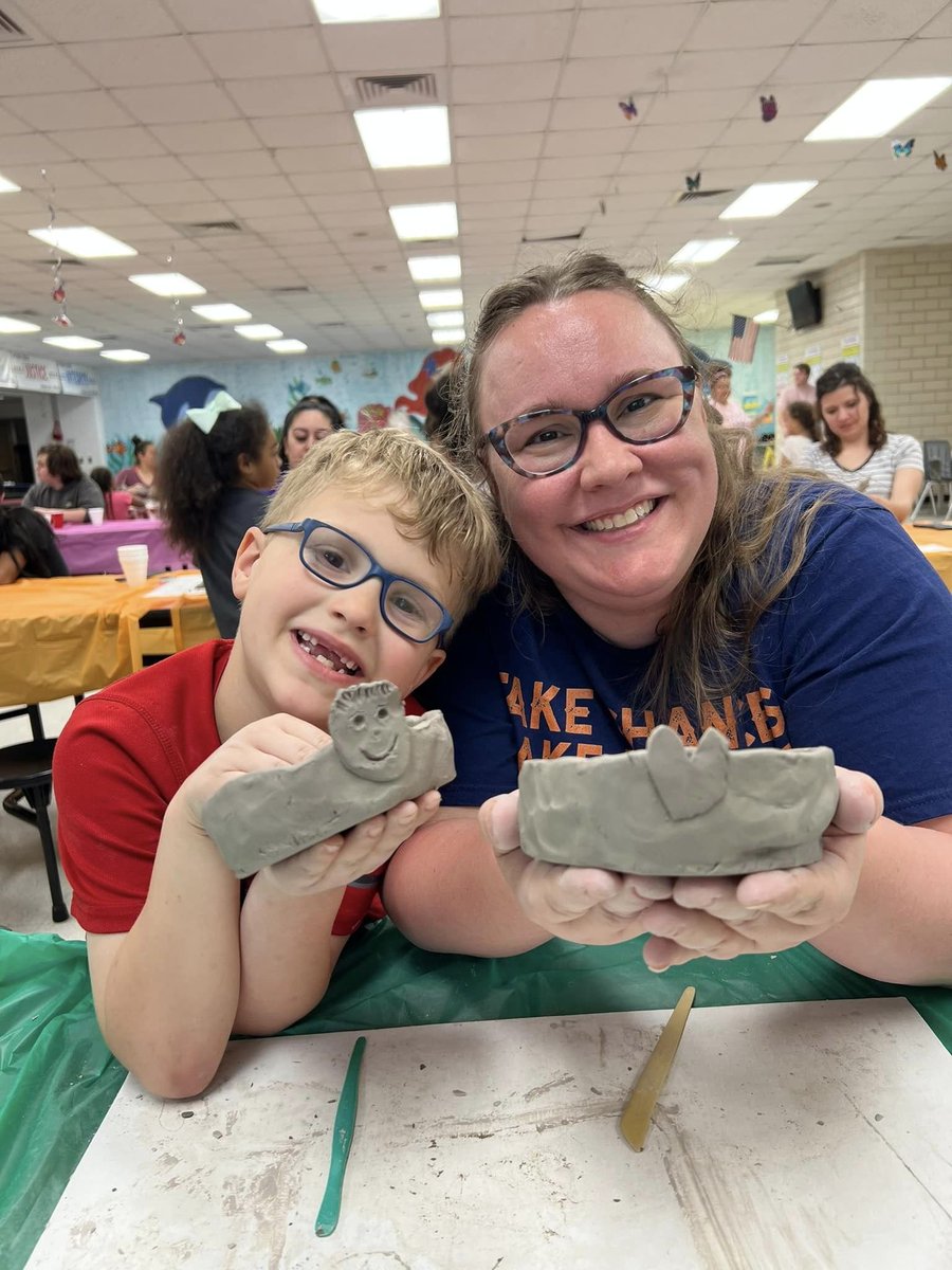Such a great turnout for Clay Time at Booker T WashingtonElementary 🤩 A special thanks to all the parents who joined us. <a href="/ElginTxISD/">Elgin ISD</a>