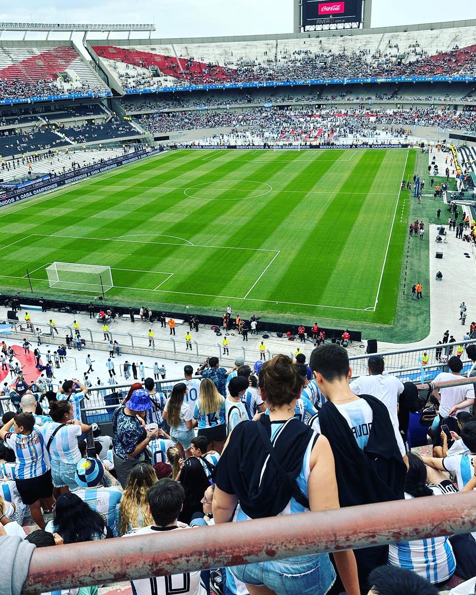 Loguito Fcb tweet media