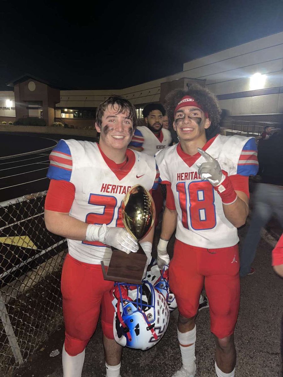 RyanKosa20's tweet photo. BJ showed grit through the season and gave every thing he had each and every game. @Brandon07166115 @HeritageFtball #jagcomp23 https://t.co/KNHSlO226P