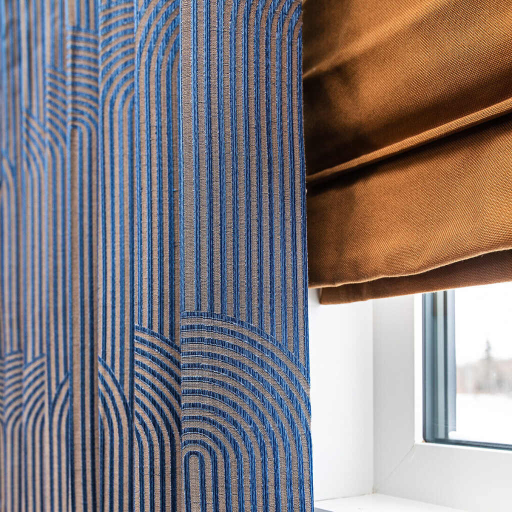 We can't get enough of this gorgeous close-up! We offer a wide variety of patterns, colors, and textures to match your design preferences and aesthetics. Whether you are looking for eye-catching patterns or soft neutral textures, we have a range of window treatment options t…