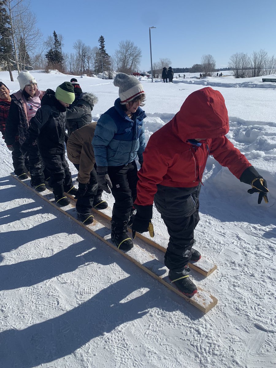 JAndrews1979's tweet photo. Tomorrow wraps up our winter/spring festival. Proud teacher watching my Bigs lead the Littles of our community. #landbased #physed #kingtrapper #queentrapper #smilesallaround #servicelearning https://t.co/oQrxGUoWUk