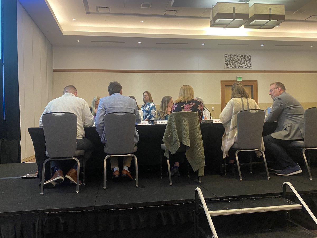 Our great team from <a href="/Southport6th/">Southport 6th Grade</a> sharing their learning at #NIET2023 with a “Cluster in a Bubble” So proud of this amazing team of teachers and leaders! #WeGrowKids