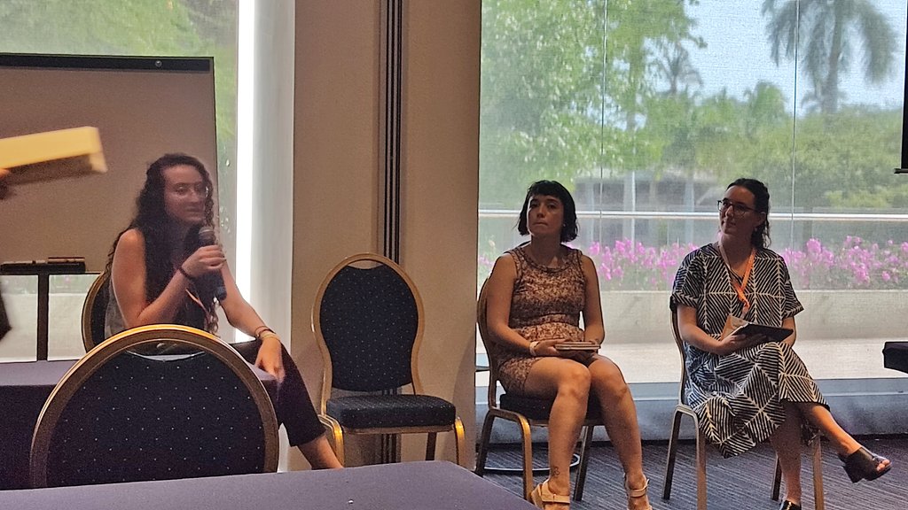 JimenaRivera's tweet photo. Luisa Grajales, directora de @LowCarbon_City modera este panel sobre Exposición infantil a la contaminación atmosférica en
microambientes escolares y espacio público.
#CalidadDelAire
#CiudadesSostenibles
#CASAPIX https://t.co/Mrcw5wamEV