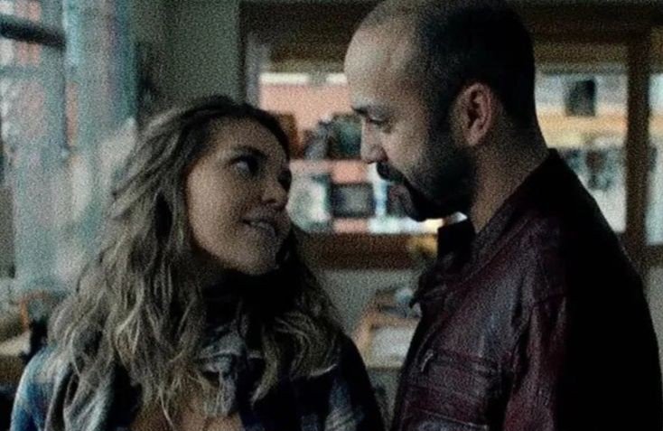 Bütün bahçemi talan ettiler, ben bir tek çiçeği kurtardım. Beni de o çiçek talan etti.
