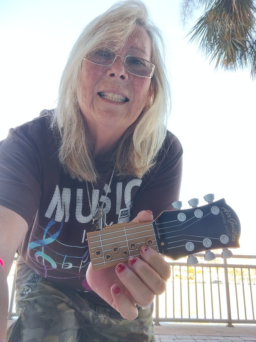 Myidentityband's tweet photo. This is a air guitar it has a laser beam that you strum. @Myidentityband #alwayssing #airguitar https://t.co/vzDq8L5DjR