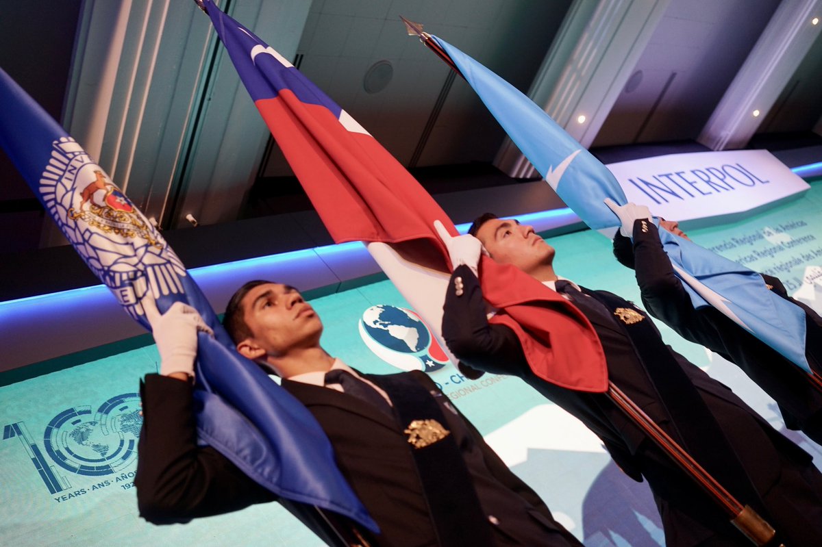 Luego de tres días de inspiradores debates, la 25a Conferencia Regional de las Americas de INTERPOL ha llegado a su fin. 
Muchas gracias a nuestros maravillosos anfitriones <a href="/PDI_CHILE/">PDI Chile</a> ; y a los delegados que regresan a casa, buen viaje.
