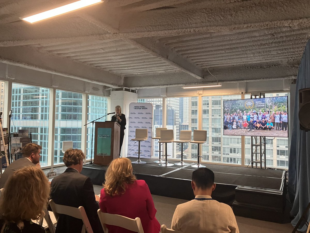 elderflower79's tweet photo. “Putting the local community in the driving seat” @JaneMadgwick  sharing story of Building with Nature Indonesia, a #UNDecade of ecosystem restoration flagship, at a packed #UNWaterConference side event on #NatureBasedSolutions #NBS #NYWW #wetlands More: https://t.co/e4NczCQWrv https://t.co/mXkhFyowNl