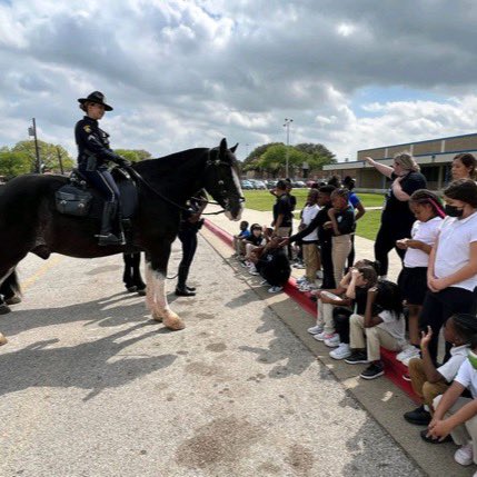 cochran_school's tweet photo. Career Day at Cochran Elementary School.  A big s/o to our counselors for coordinating this event.  Thank you to our community business partners for taking time today to share their passion with our Colts.  @SmuSandra @TBowlesMEd @CounselorWMS2 @ACEDallasISD @SHussainDISD https://t.co/DerjSdeRYy