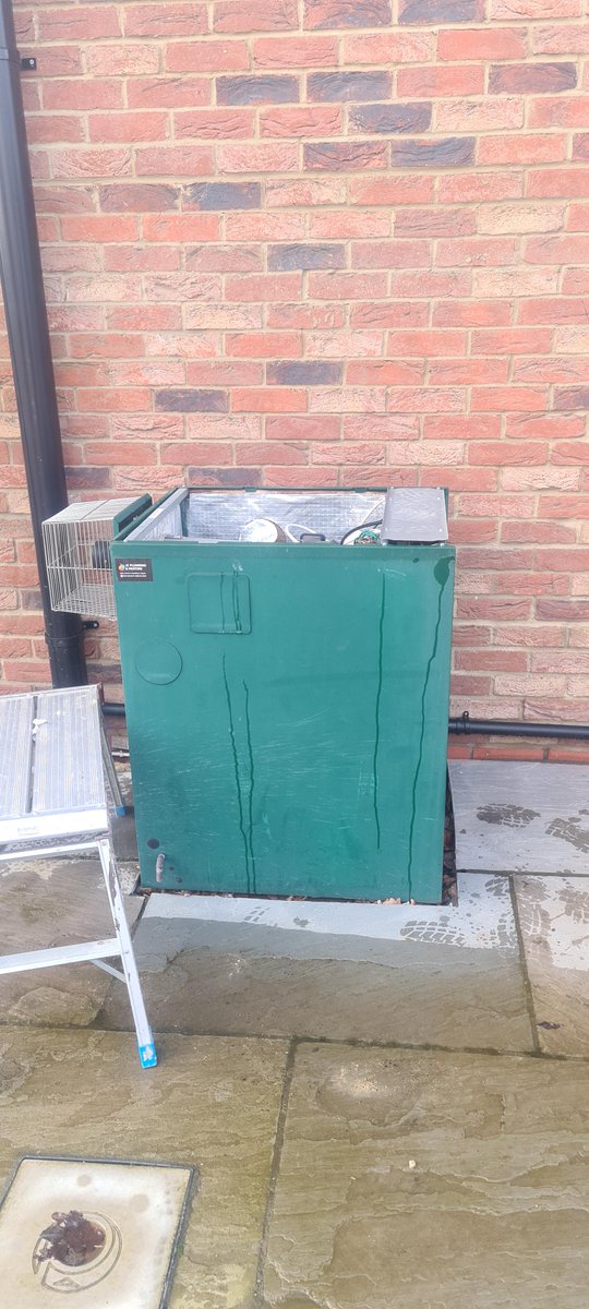 JTutill's tweet photo. Great install this week replacing old oil boiler with Daikin Altherma High temperature. Lovely unit utilising the integrated indoor unit. #daikin #airsource heat pump # ashp #high temperature https://t.co/TC5tzEVwGB