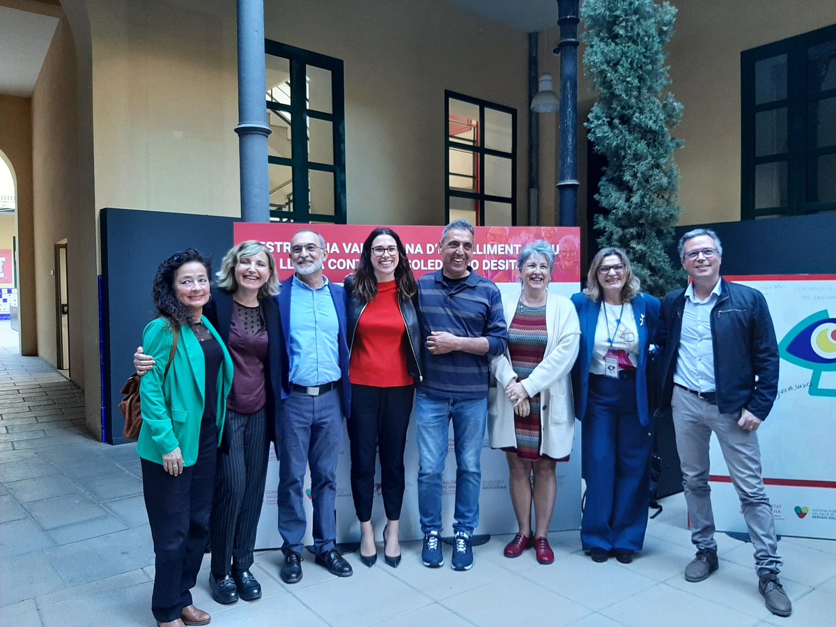 OfeliaGimeno's tweet image. 🎶 Gràcies @PepBotifarra i als músics de la Confederació de Músics Jubilats per emocionar-nos amb la riquesa del #patrimoni.

Immillorable clausura de la jornada sobre l&apos;Estratègia valenciana d’#envellimentactiu i lluita contra la #soledatnodesitjada.

@GVAinclusio