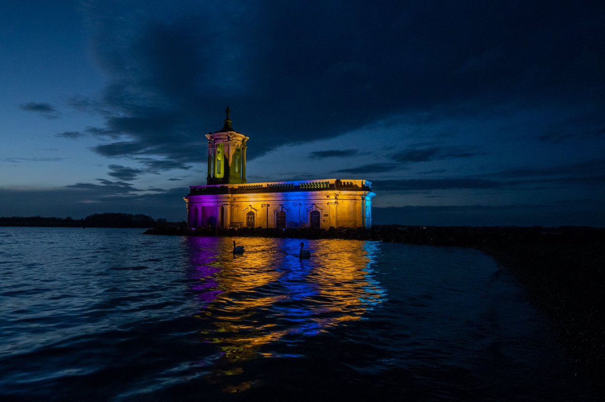 In support of @mariecurieuk  #DayOfReflection, our beautiful Normanton Church is shining bright tonight 💛

📷 Richard Brown - @Photo_Rutland