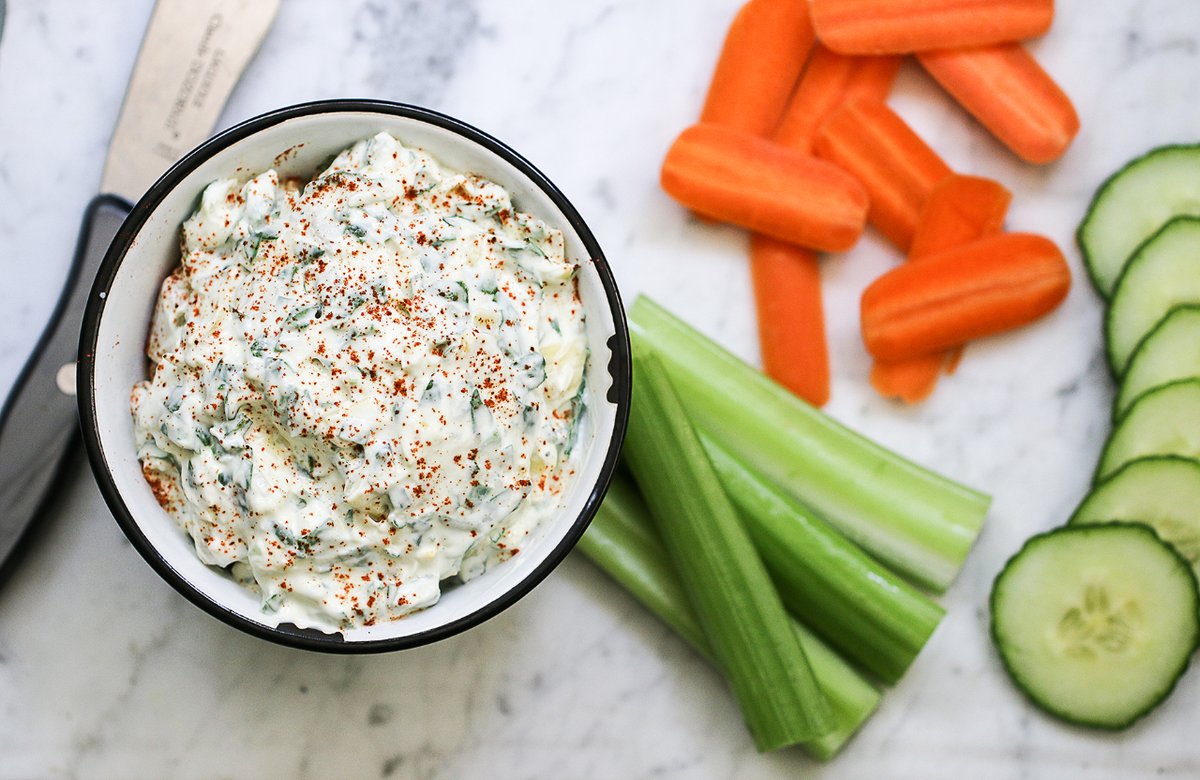 AnnaVocino's tweet image. It's National Chip and Dip Day! #chipndip Who loves Spinach and Artichoke Dip? Literally everyone! Learn how to make it fresh and low carb in your kitchen by watching me make it in mine: 
annavocino.com/cooking-video-… 
youtube.com/annavocino?sub…