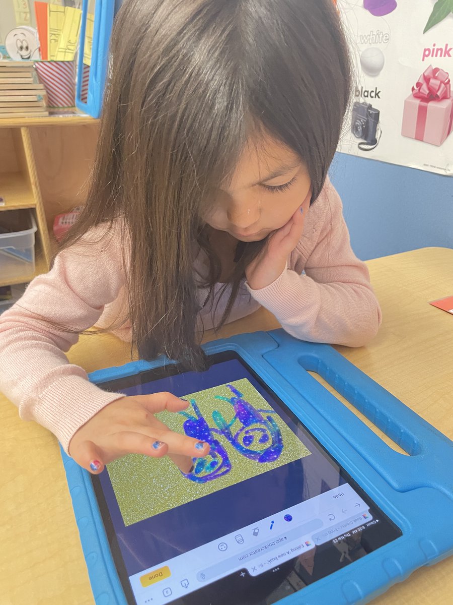 InnovateCISD's tweet photo. Unleashing their creativity &amp; exploring the world of storytelling, @CastleberryElem  PK students are having a blast sharing their very own @BookCreatorApp books!📖🎨🌟 #CISDInnovation #CEroars #choosecastleberry #FutureAuthors https://t.co/ylFkvGjJZB
